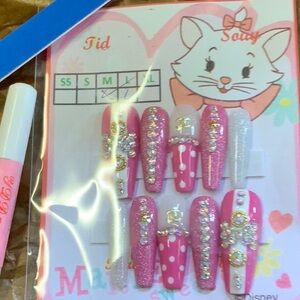 Full set of fingernail